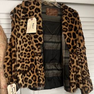 Real Vintage Leopard Fur Jacket from 1940.